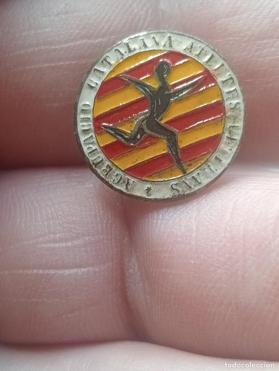 Coleccionismo deportivo: INSIGNIA AGRUPOACIO CATALANA ATLETES VETERANS CATALUNYA PINS ATLETISMO DEPORTE ATLETAS OJAL