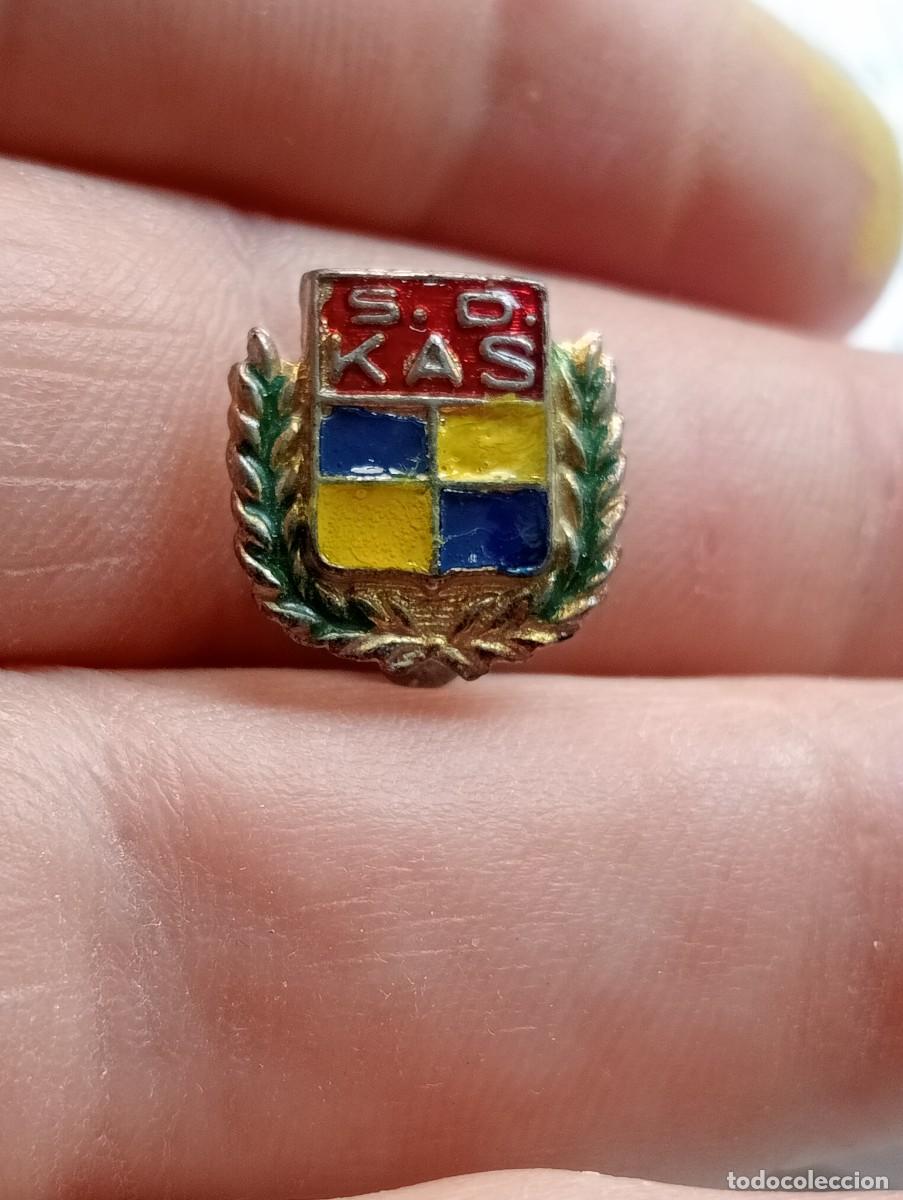 Coleccionismo deportivo: INSIGNIA PINS CICLISMO SOCIEDAD DEPORTIVA KAS SOLAPA CICLISTA EQUIPO