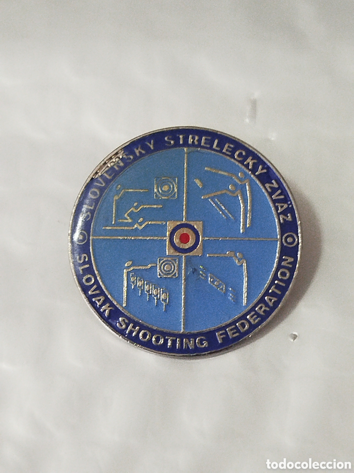 Coleccionismo deportivo: INSIGNIA DE TIRO.FEDERACION ESLOVACA DE TIRO