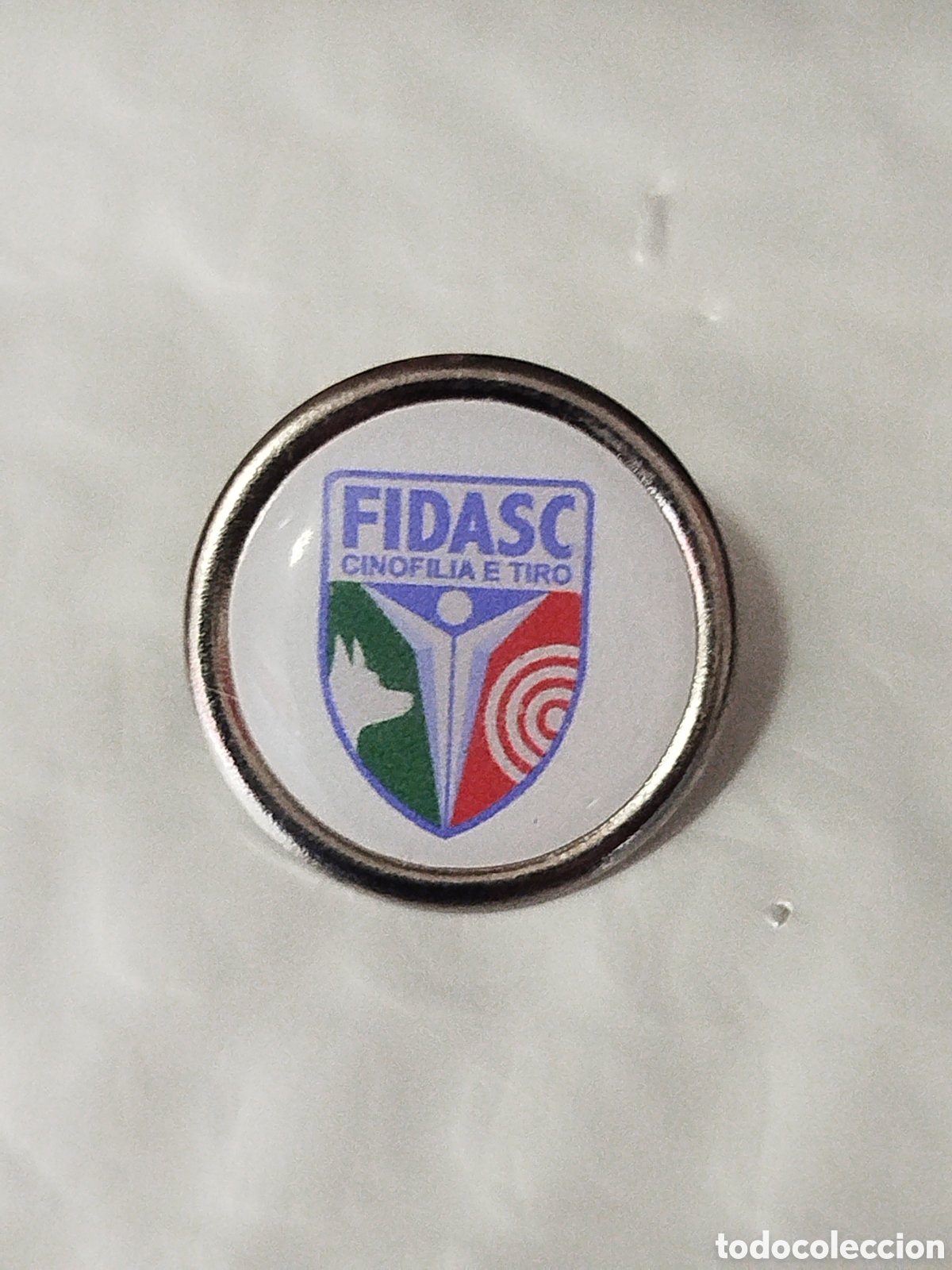 Coleccionismo deportivo: INSIGNIA DE DEPORTES FEDERACI&Oacute;N ITALIANA DE CAZA Y TIRO
