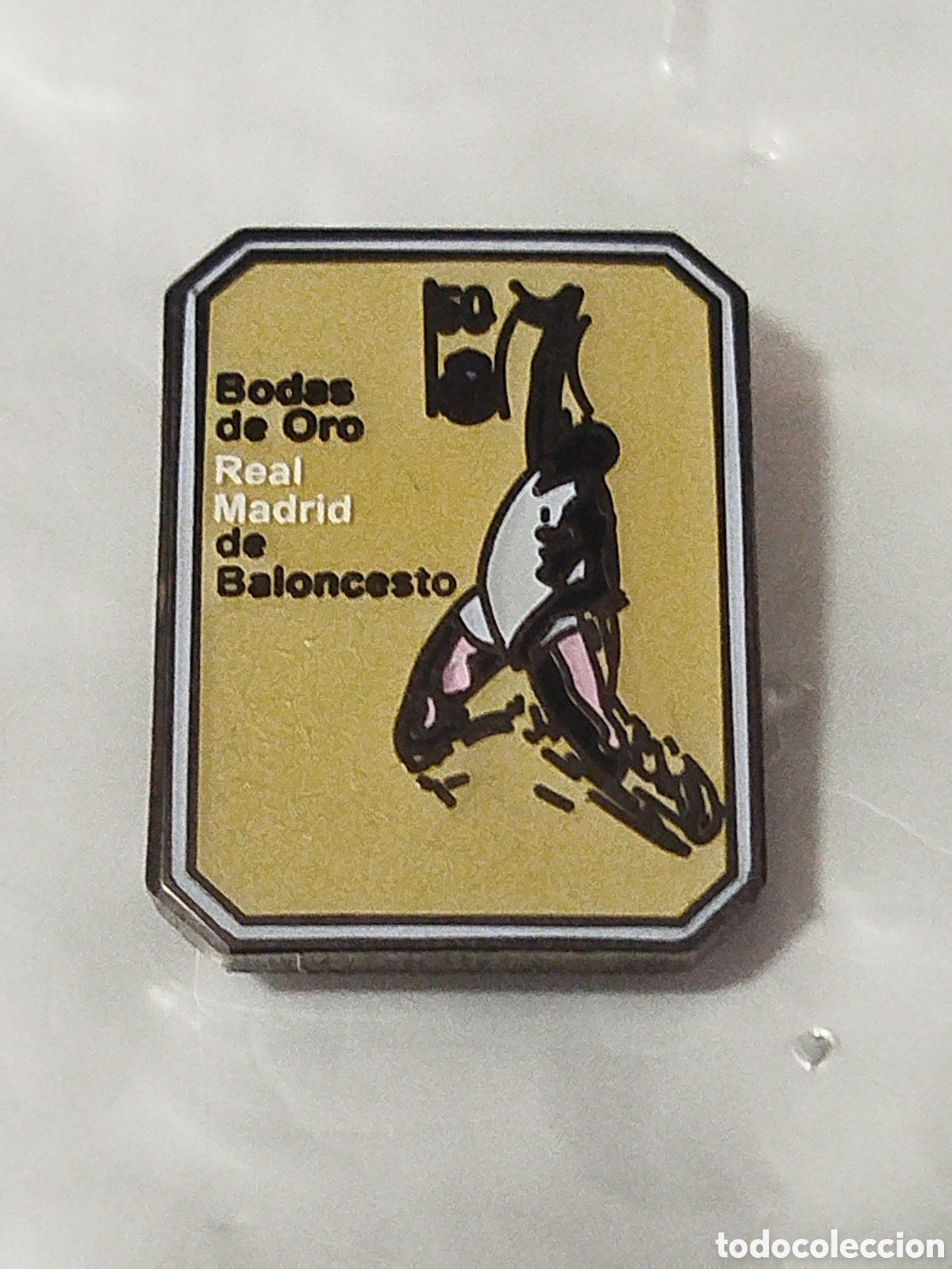 Coleccionismo deportivo: INSIGNIA DE DEPORTES.BODAS DE ORO REAL MADRID BASKET.