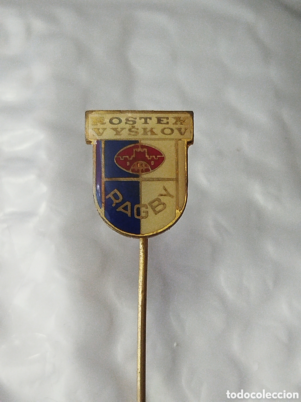 Coleccionismo deportivo: INSIGNIA DE RUGBY.ROSTEN VYSKOV RUGBY R CHECA