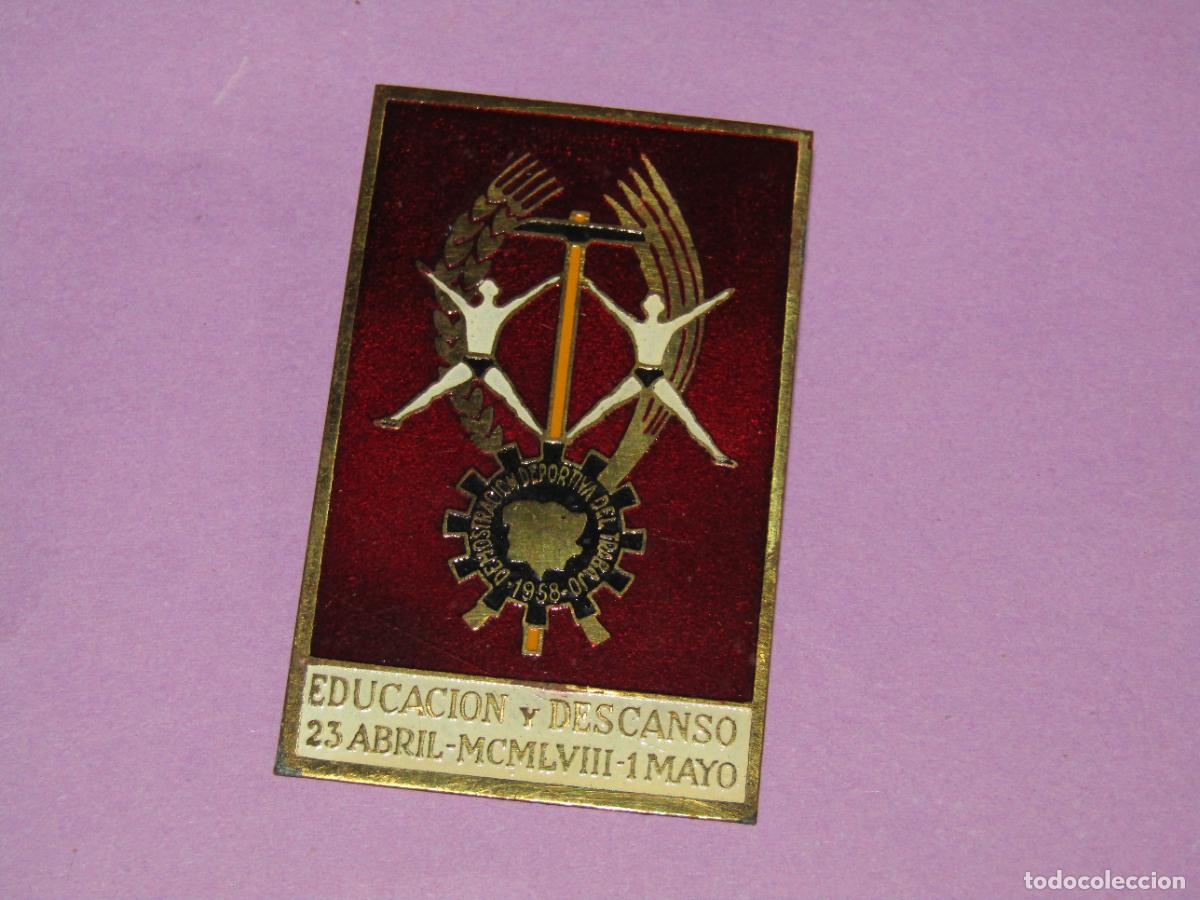 Coleccionismo deportivo: Antigua Placa Imperdible Demostraci&oacute;n Deportiva del Trabajo 1&ordm; Mayo EDUCACI&Oacute;N y DESCANSO - A&ntilde;o 1958