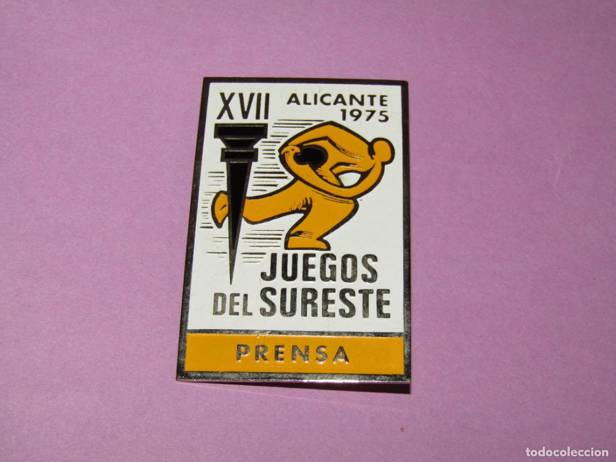 Coleccionismo deportivo: Antigua Placa Identificativa de PRENSA con Imperdible XVII JUEGOS DEL SURESTE en Alicante A&ntilde;o 1975