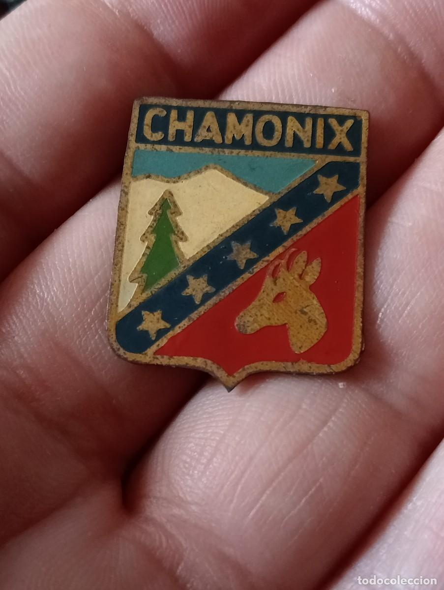 Coleccionismo deportivo: INSIGNIA CHAMONIX FRANCIA 3 x 2,5 cmtos MONTA&Ntilde;A ESQUI ALPINISMO MONTA&Ntilde;ISMO SKY