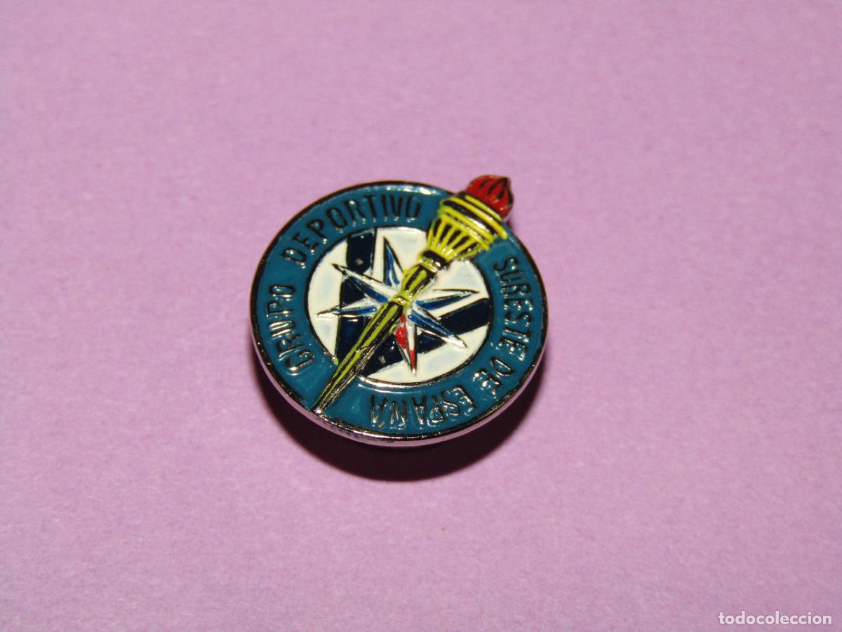 Coleccionismo deportivo: Antigua Insignia de Ojal o Solapa del GRUPO DEPORTIVO SURESTE DE ESPA&Ntilde;A de Alicante