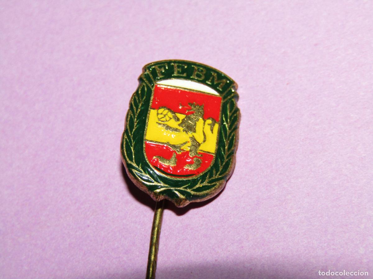 Coleccionismo deportivo: Antigua Insignia Aguja Para Solapa de la FEBM Federaci&oacute;n Espa&ntilde;ola de Balonmano