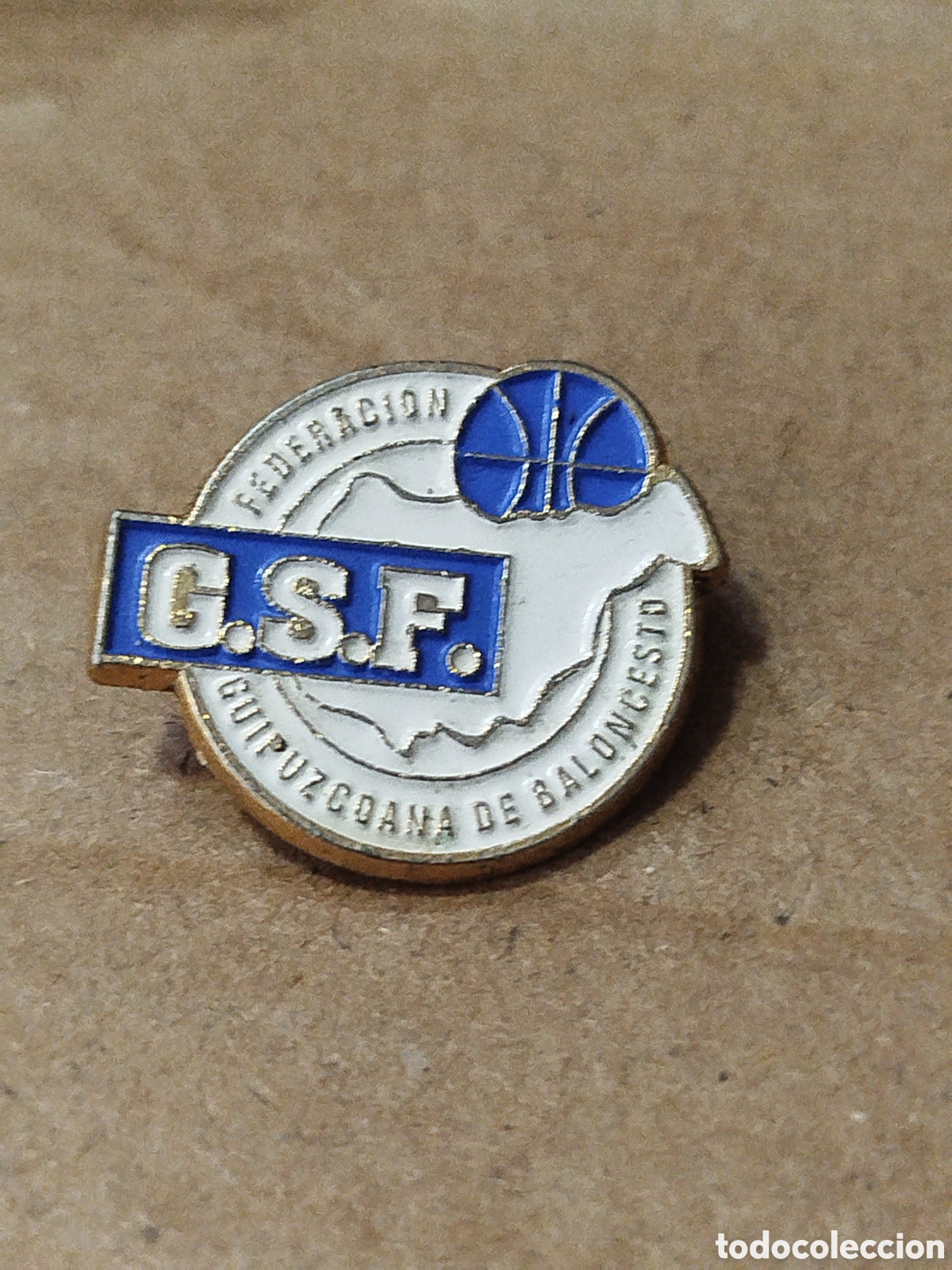 Coleccionismo deportivo: PINS DE BASKET.FEDERACION GUIPUZCUANA DE BALONCESTO