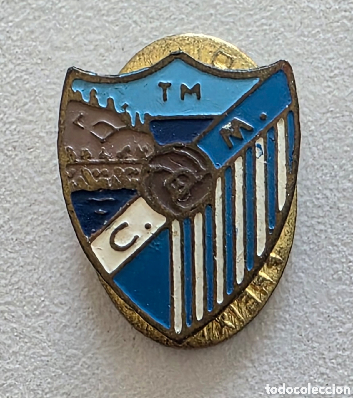 Coleccionismo deportivo: Insignia ojal M&aacute;laga CF - Equipo Club F&uacute;tbol - Andaluc&iacute;a