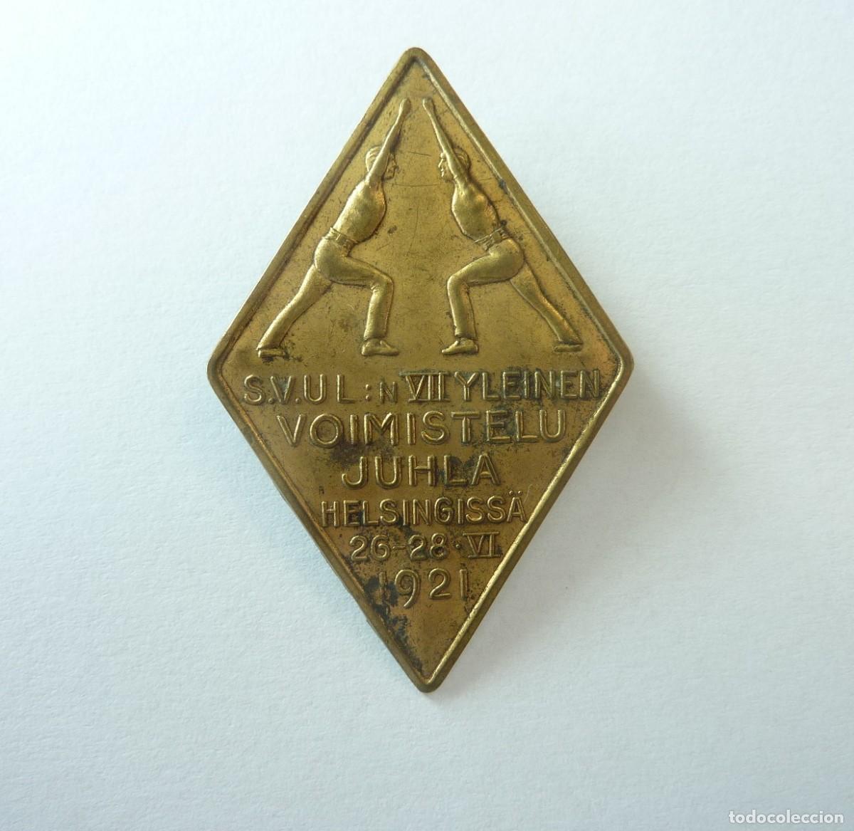 Coleccionismo deportivo: Finlandia: Antiguo emblema de participante del festival de gimnasia de Helsinki de 1921.