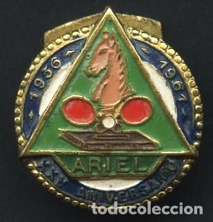 Coleccionismo deportivo: INSIGNIA, PIN ANTIGUO, TENIS DE MESA, CLUB ARIEL BARCELONA, 1961