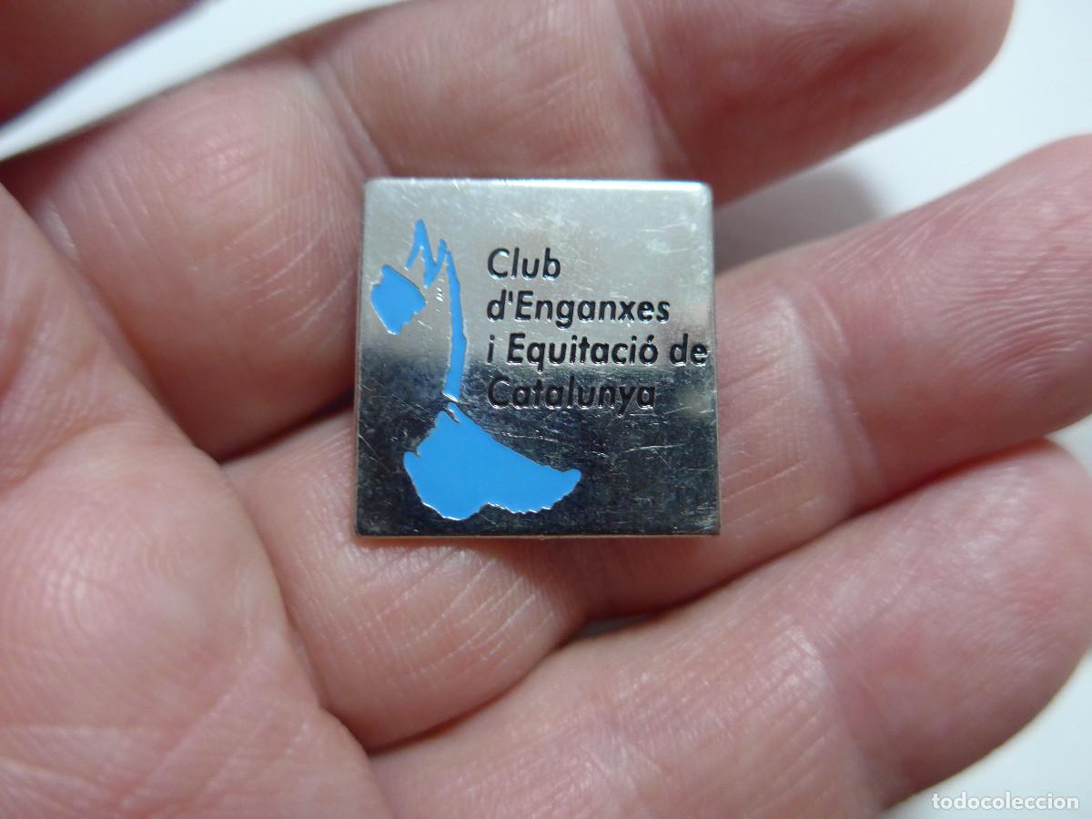 Coleccionismo deportivo: PIN CLUB D'ENGANXES I EQUITACIO DE CATALUNYA