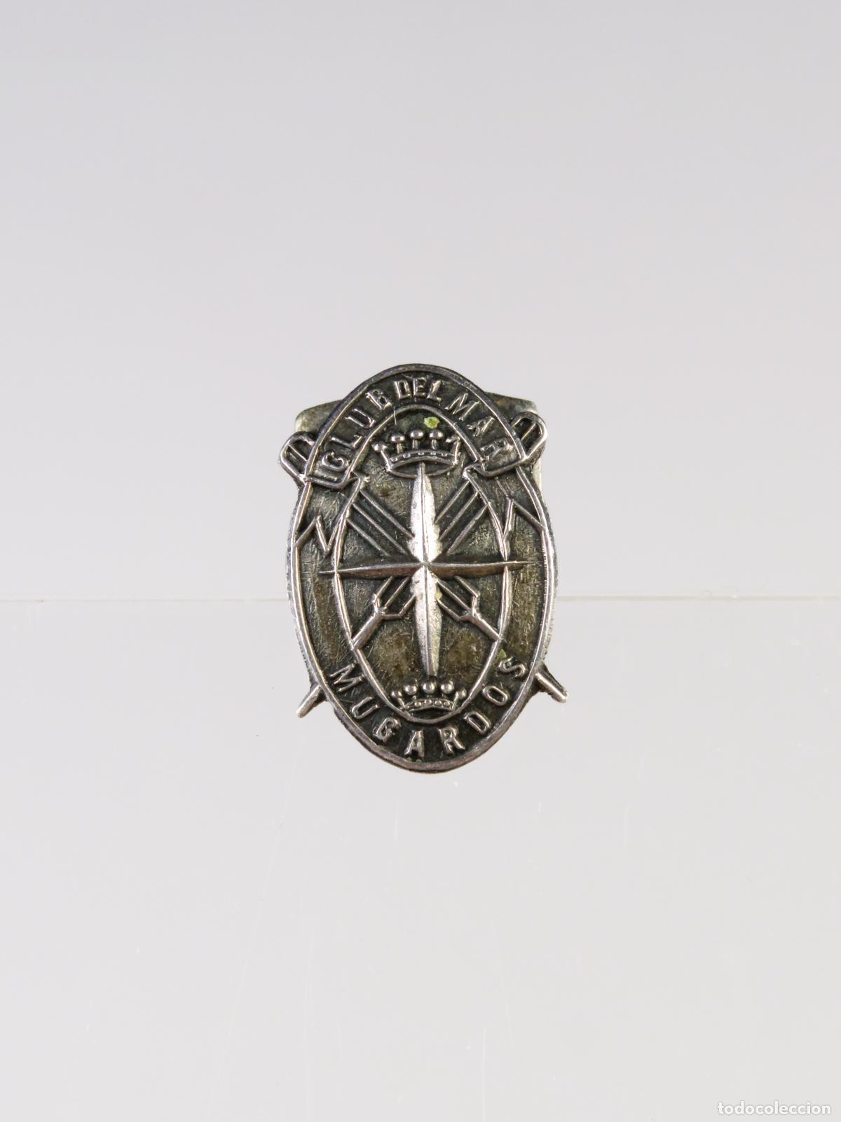 Coleccionismo deportivo: Pin solapa Club Mar Mugardos metal plateado primera mitad S XX
