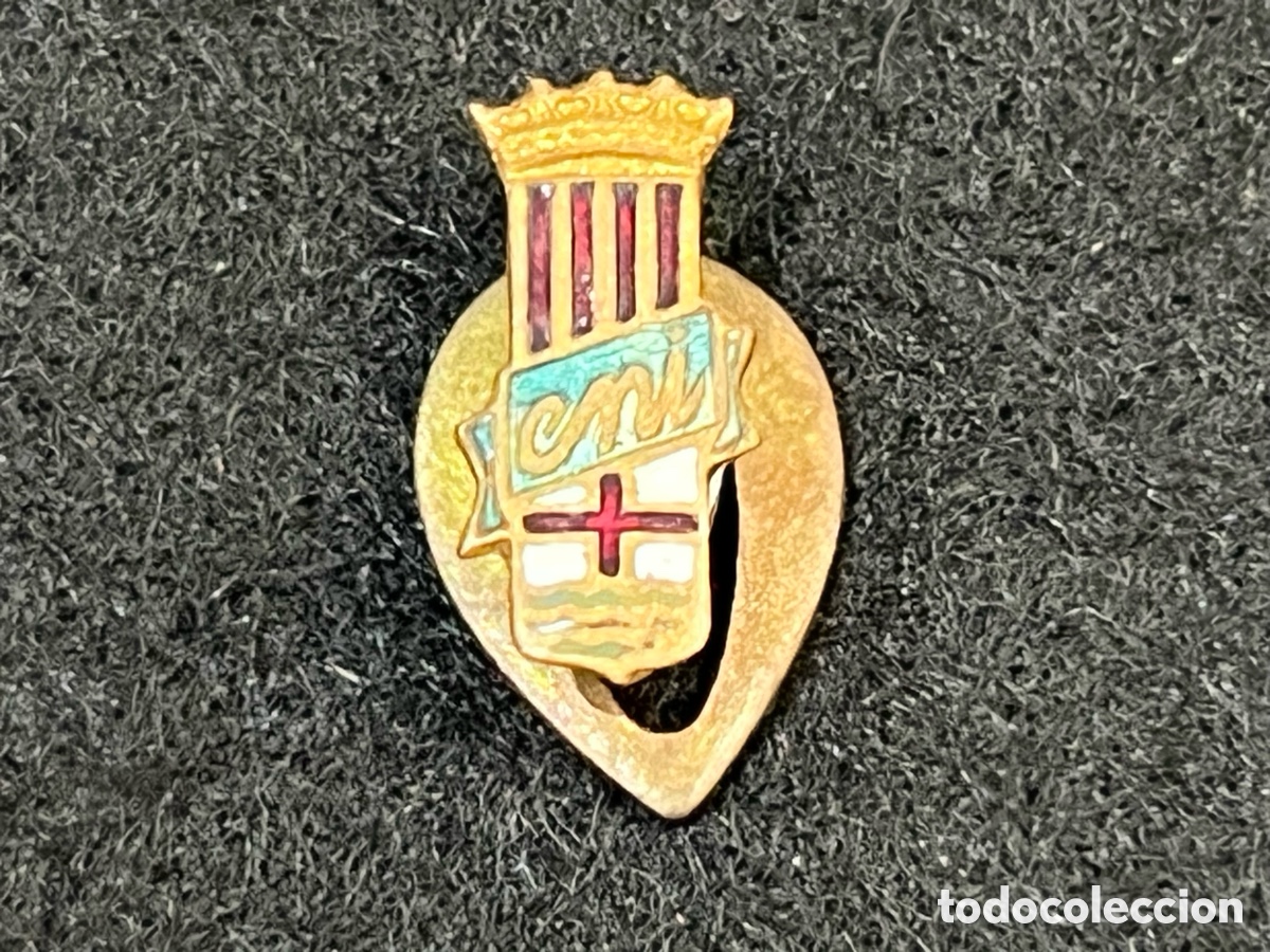 Coleccionismo deportivo: CLUB NATACI&Oacute; IGUALADA INSIGNIA DE SOLAPA OJAL PIN NATACION CATALUNYA.