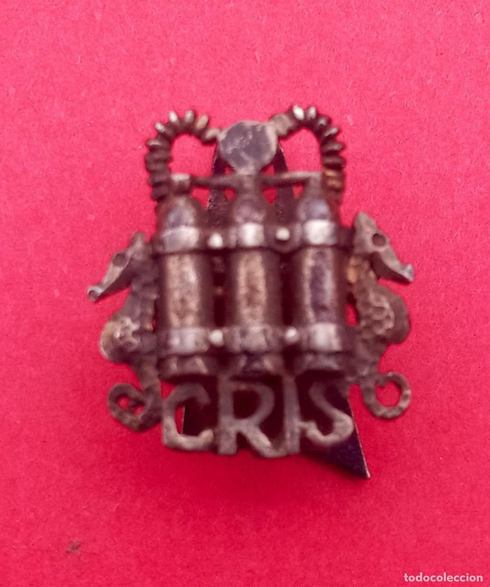 Sports collectibles: Precioso Pin Insignia Antigua CRIS Centro Recuperaci&oacute;n Investigaciones Submarinas. Aleta.