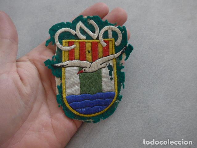 Coleccionismo deportivo: Antiguo parche bordado de principios siglo XX del Club Nataci&oacute; Montju&iuml;c, original, natacion