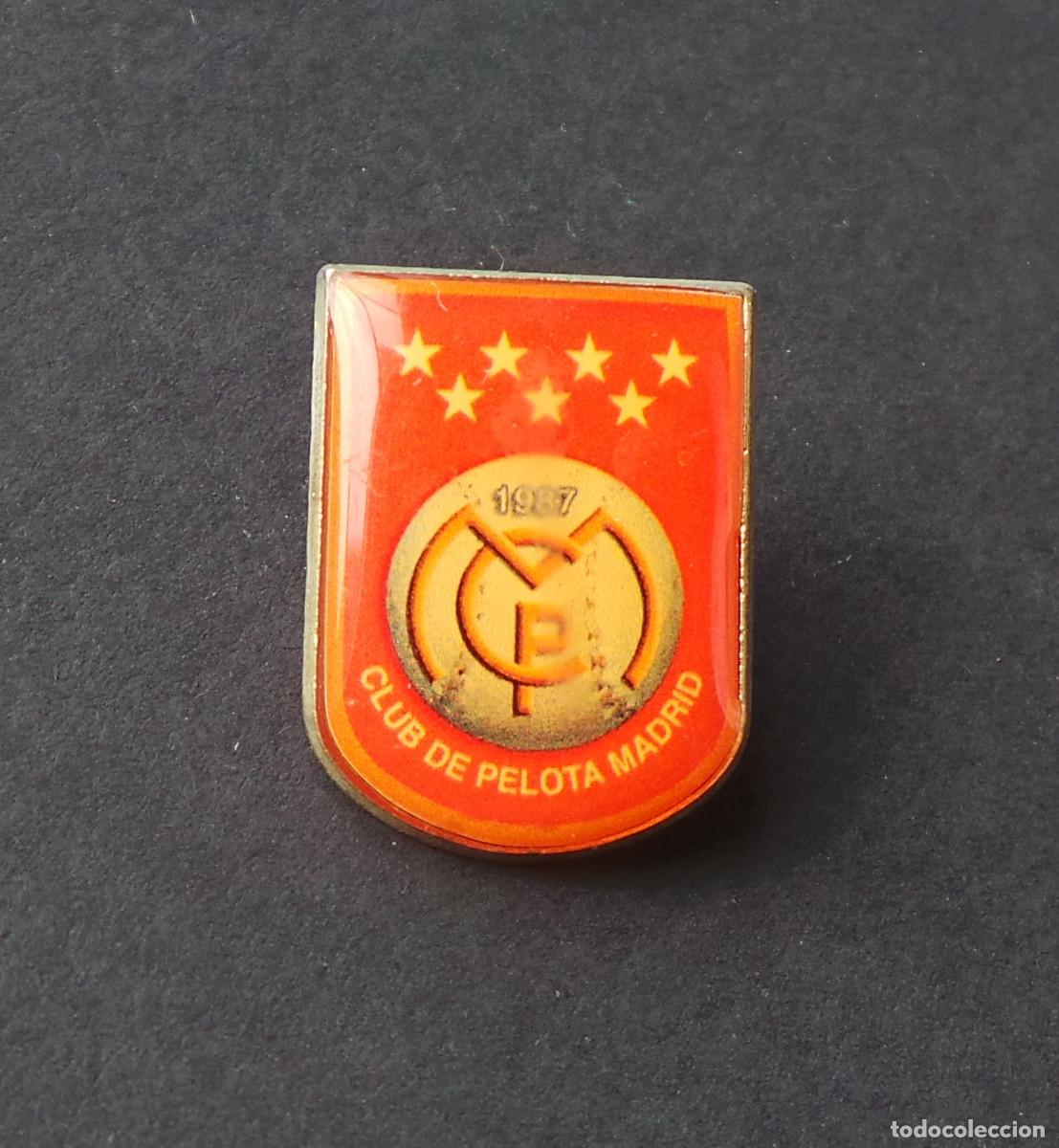 Colecionismo desportivo: INSIGNIA OFICIAL CLUB DE PELOTA MADRID (1987). PIN MET&Aacute;LICO, COLECCIONISMO DEPORTIVO.