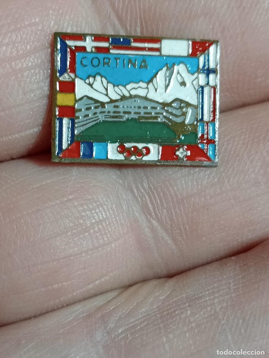 Coleccionismo deportivo: INSIGNIA CORTINA OLIMPIADAS DE INVIERNO JUEGOS OL&Iacute;MPICOS MONTA&Ntilde;A ESQUI ALPINISMO MONTA&Ntilde;ISMO PINS SKY