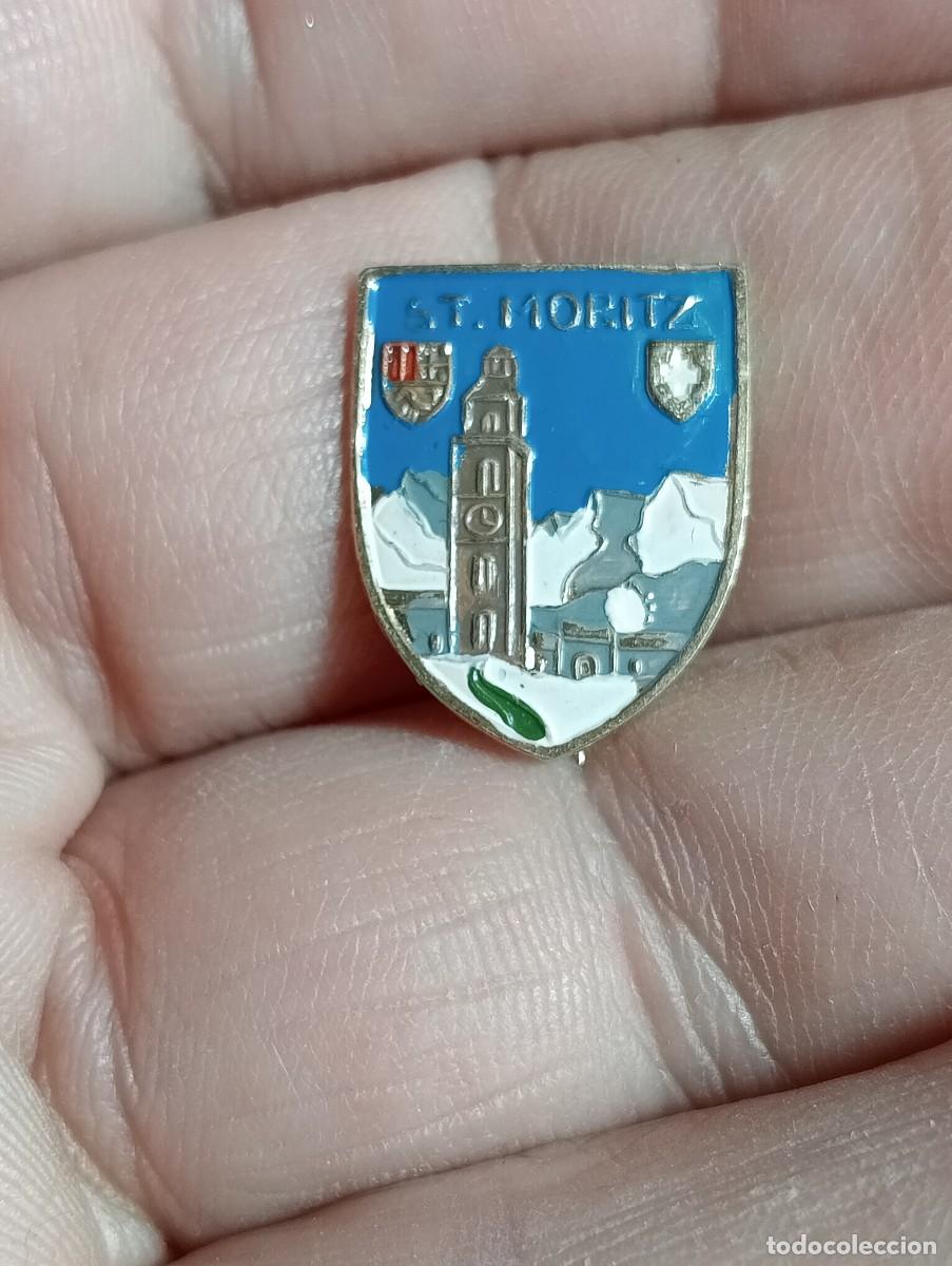 Coleccionismo deportivo: INSIGNIA MONTA&Ntilde;A ST. MORITZ ESQUI ALPINISMO MONTA&Ntilde;ISMO PINS SKY