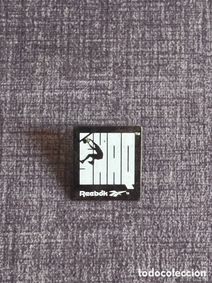 Coleccionismo deportivo: Pin Vintage Reebok SHAQ Shaquille O'Neal NBA Basketball Cierre Mariposa 90s⁠