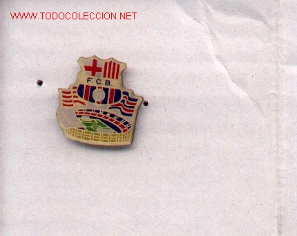 Coleccionismo deportivo: 13-169. Pin Barcelona C.F. Escudo y Campo Futbol