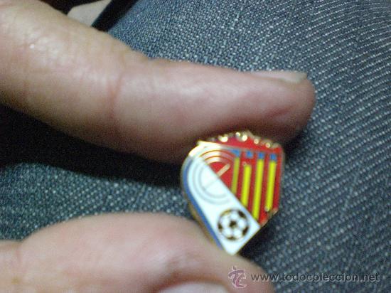 Colecionismo desportivo: Pin Club Futbol Hospitalet de Infant (Tarragona)