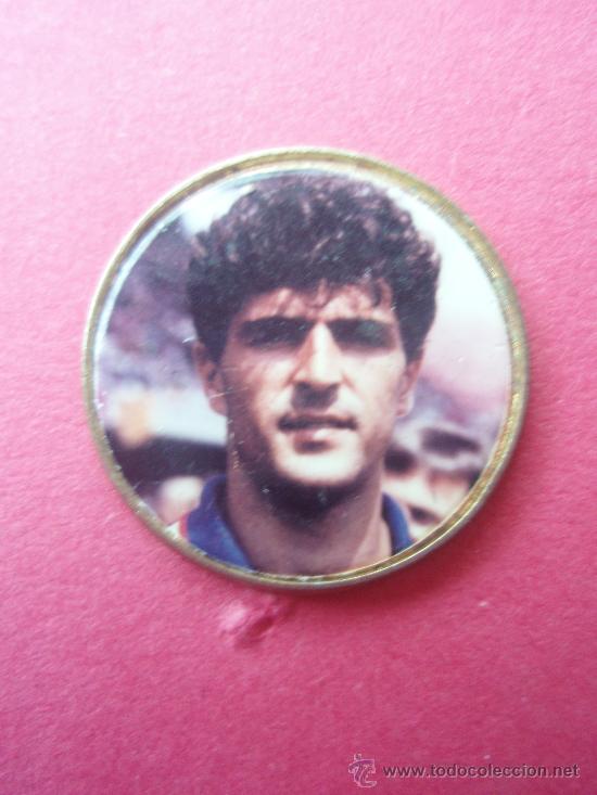 Coleccionismo deportivo: Pin de jugador del Bar&ccedil;a - Foto 1