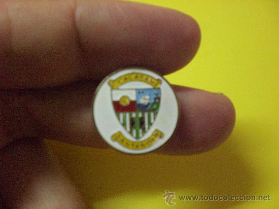 Sammelleidenschaft Sport: Pin Futbol CALASANZ SANTANDER Insignia de aguja