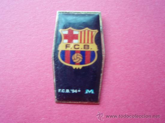 Coleccionismo deportivo: Antiguo pin del F.C.Barcelona