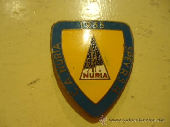 Coleccionismo deportivo: INSIGNIA C.A NURIA 1955 SPEYRS.H. ESQUI