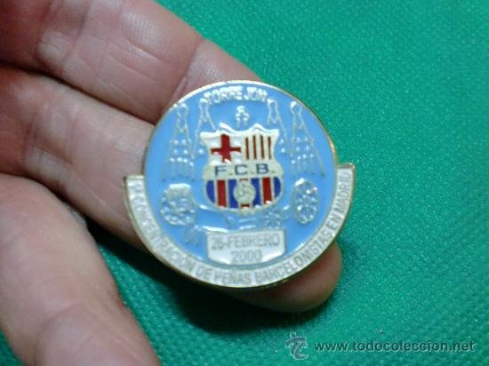 insignia/pin del equipo de fútbol conil cf (cád - Buy Football pins on  todocoleccion