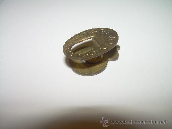 Coleccionismo deportivo: ANTIGUA INSIGNIA. - Foto 2