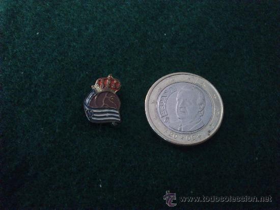 Collezionismo sportivo: Antigua Pin Insignia de Solapa de la Real Sociedad de los a&ntilde;os 60