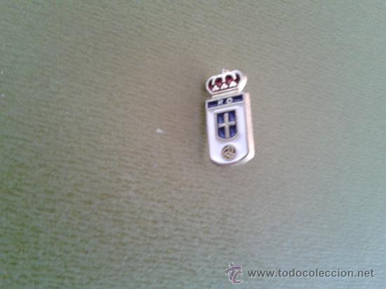 Colecionismo desportivo: Insignia de aguja a&ntilde;os 90 Real Oviedo Club de F&uacute;tbol. F&uacute;tbol Asturiano. Carlos Tartiere.