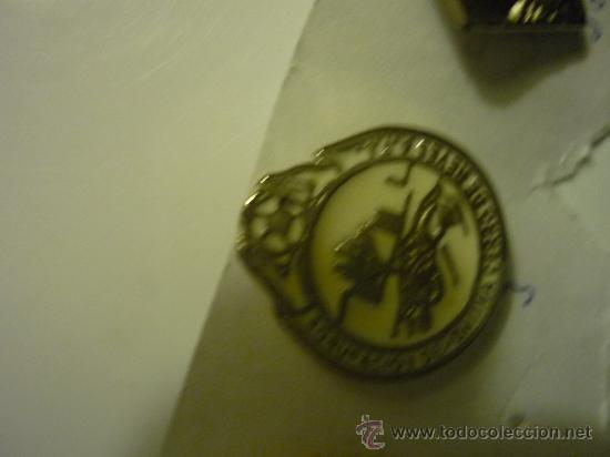 Collectionnisme sportif: PIN  FUTBOL AGRUP.DEPORT.CERRO DE REYES