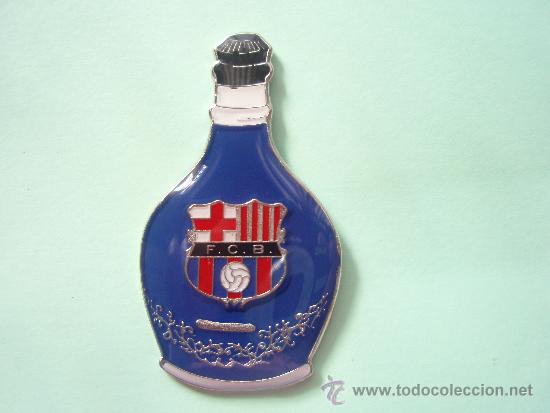 Collectionnisme sportif: Pin's  botella de Vino del F.C.Barcelona