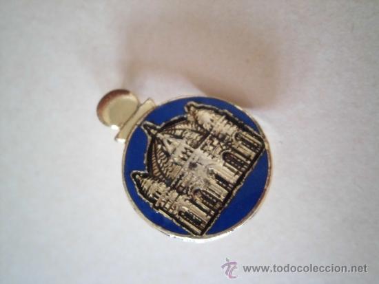 Coleccionismo deportivo: INSIGNIA LA CAJA DE ZAMORA - Foto 1