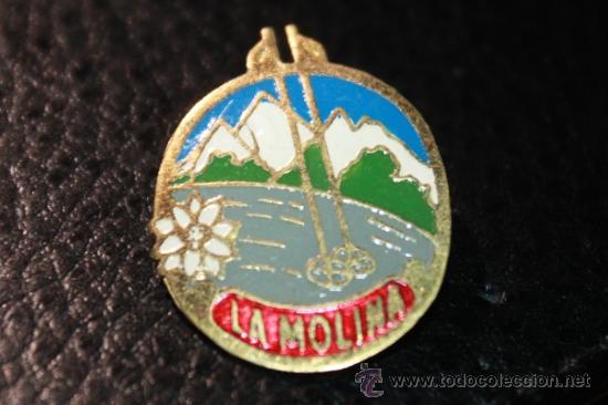 Coleccionismo deportivo: INSIGNIA DE ESQUI-SKI A&Ntilde;OS 50 LA MOLINA