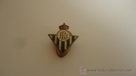 Coleccionismo deportivo: pin del f&uacute;tbol betis ANTIGUO PIN O INSIGNIA DE SOLAPA, DEL BETIS