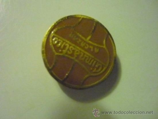 Sammelleidenschaft Sport: PIN FUTBOL GIMNASTICO ALCAZAR.-- BOTON