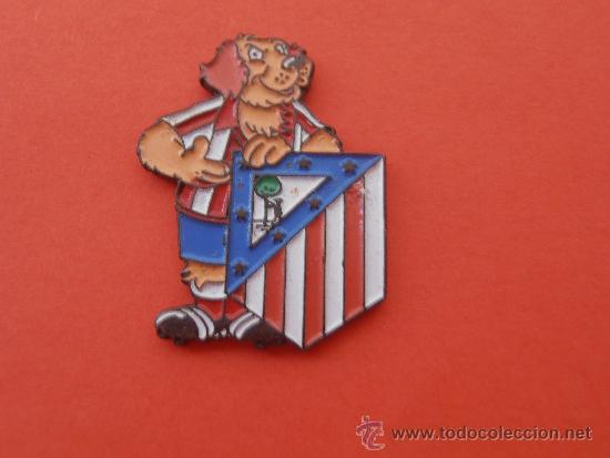 Coleccionismo deportivo: Pins del Atco. de Madridd - Foto 1