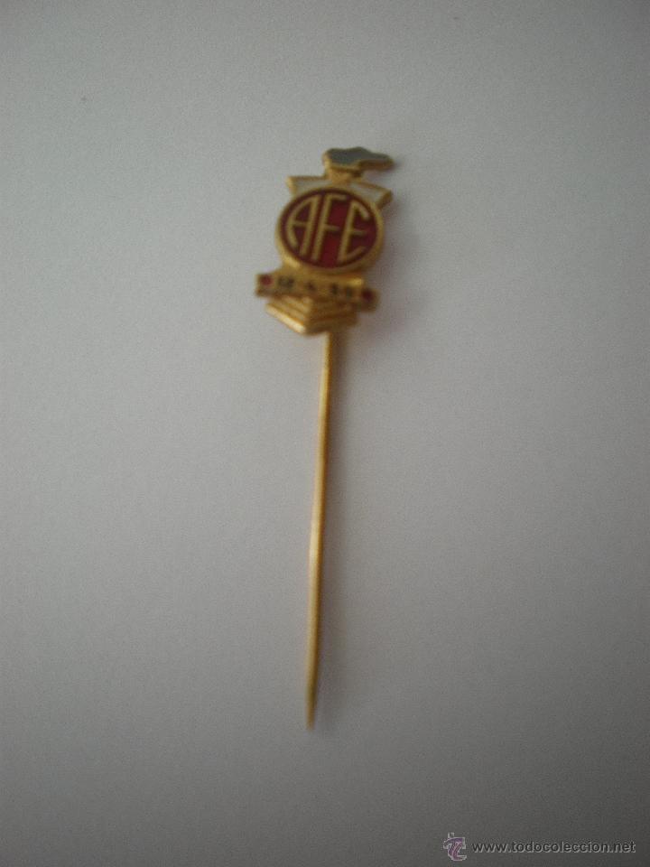Sammelleidenschaft Sport: Pin/Insignia de alfiler Ferroviaria F. C. de Araraquara - F&uacute;tbol de Brasil - Campeonato Paulista A 2