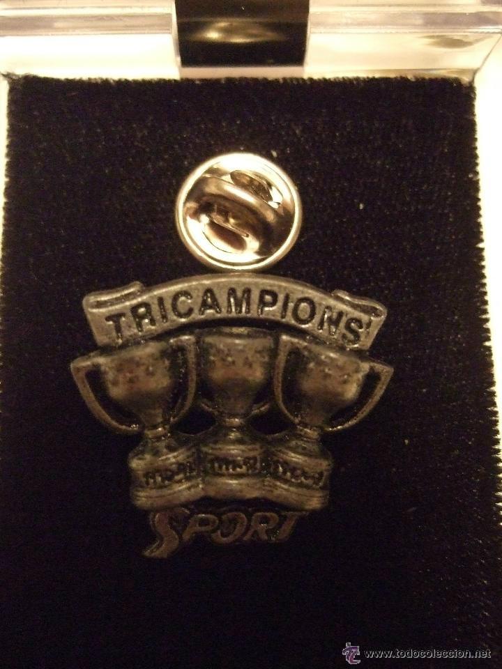 Coleccionismo deportivo: PIN - TRICAMPEONS BARCELONA - Foto 1