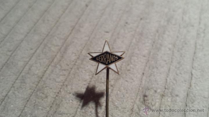 Collectionnisme sportif: PIN DE FUTBOL G.D. OS SERRANOS (DE AGUJA )