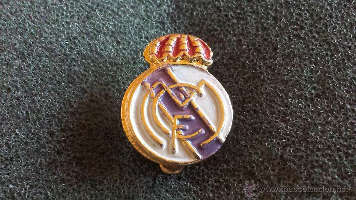 Collezionismo sportivo: ANTIGUO PIN ESCUDO EQUIPO FUTBOL REAL MADRID (INSIGNIA A&Ntilde;OS 50 /60 )