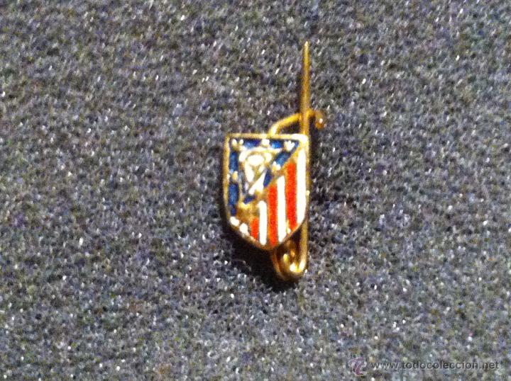 Collezionismo sportivo: PIN ANTIGUO ESCUDO EQUIPO FUTBOL ATLETICO DE MADRID (DE IMPERDIBLE A&Ntilde;OS 40/60)
