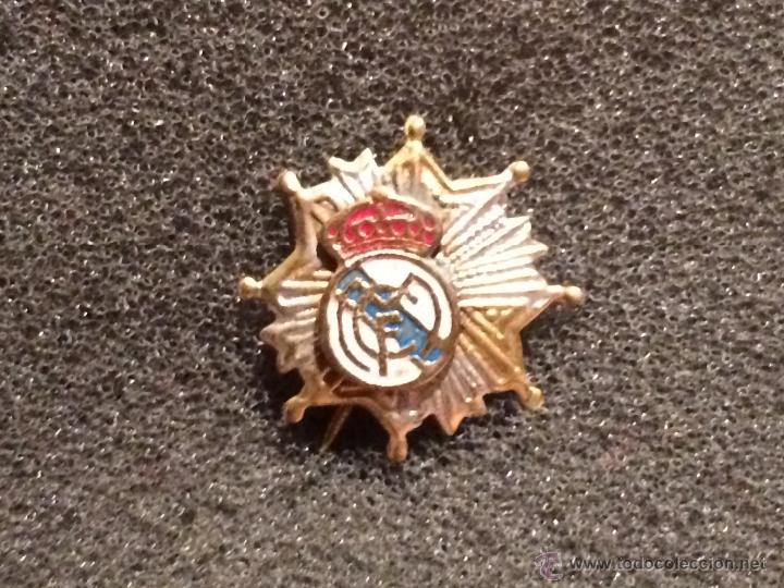 Sammelleidenschaft Sport: PIN ANTIGUO ESCUDO EQUIPO FUTBOL REAL MADRID (DE IMPERDIBLE A&Ntilde;OS 40/60)