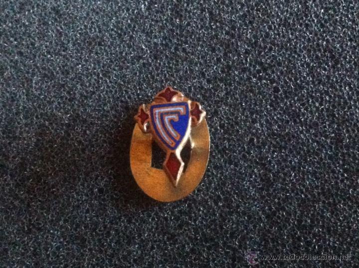 Sammelleidenschaft Sport: PIN ANTIGUO ESCUDO EQUIPO FUTBOL REAL CLUB CELTA DE VIGO (DE SOLAPA O OJAL A&Ntilde;OS 40/60)