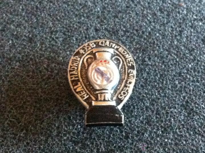Sammelleidenschaft Sport: PIN ANTIGUO ESCUDO EQUIPO FUTBOL REAL MADRID (SOLAPA O OJAL CAMPEONES EUROPEOS 1958)