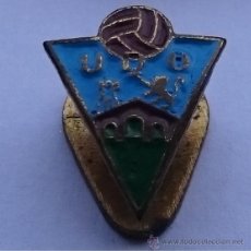 Coleccionismo deportivo: ANTIGUA INSIGNIA OJAL PARA SOLAPA UNION DEPORTIVA ORENSANA FUTBOL PIN PINS BROCHE 1949 1950 GICAR. Lote 54776238